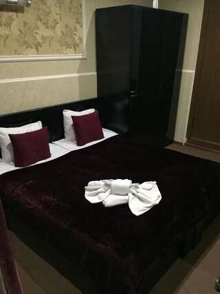 Отель Danisimo Hotel Тбилиси Стандартный двухместный номер с 1 кроватью или 2 отдельными кроватями-3